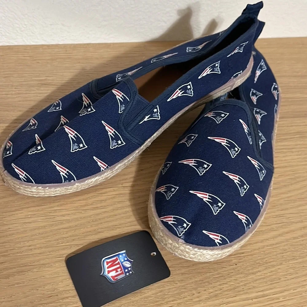 FOCO NFL Women's New England Patriots Espadrille Canvas flats size Large (9/10)